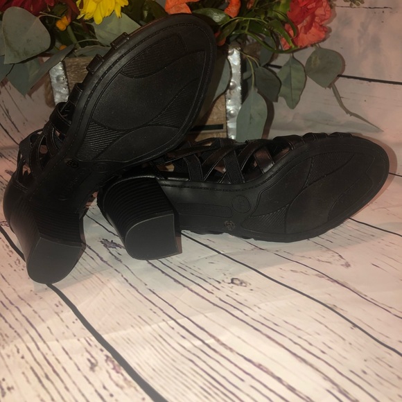 💥BRAND NEW💥Liz Claiborne heels - Picture 3 of 5